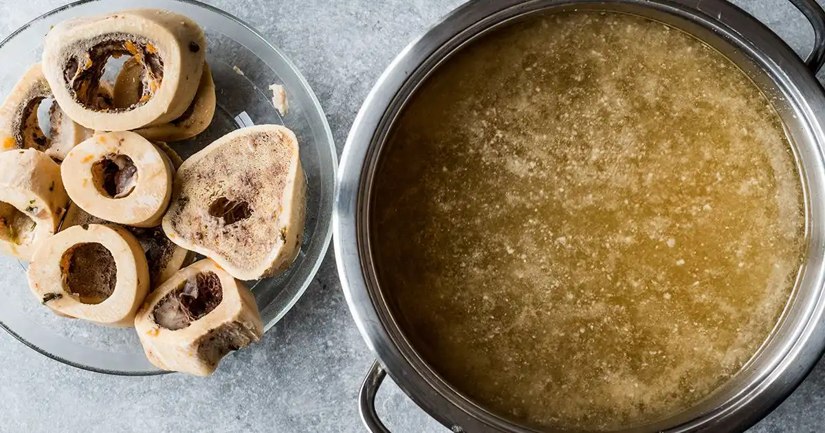 ¿Sabe cómo preparar un caldo de huesos y por qué debería hacerlo?