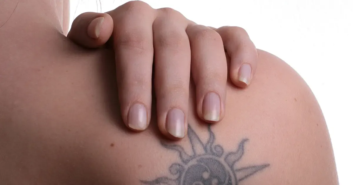 Los peligros de la tinta para tatuajes