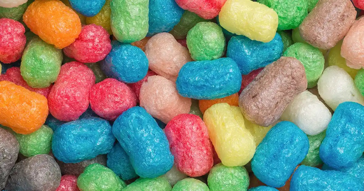 Coloridos y peligrosos: evite consumir estos productos