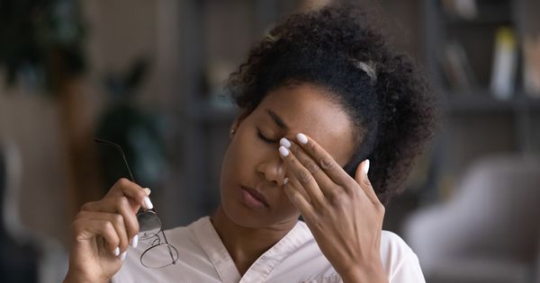 ¿Ha tenido migraña con aura?  Esto podría ayudarlo