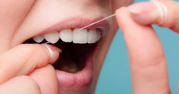¿En qué circunstancias podría ser peligroso utilizar el hilo dental?