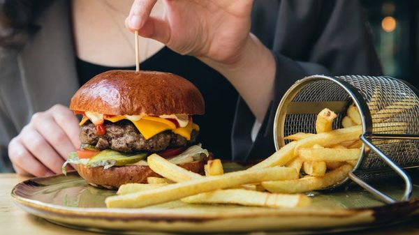 Este tipo de comida afecta su cerebro