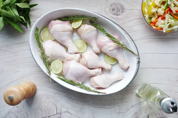 🗞️¿Podrían los pollos modificados genéticamente llegar a su plato?
