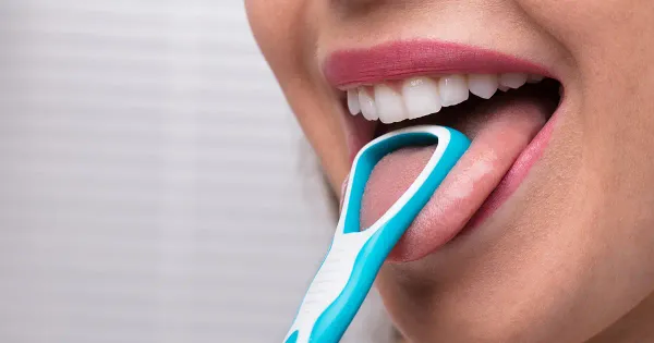 ¿Es recomendable utilizar un limpiador de lengua?