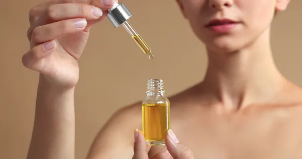 14 razones prácticas para tener una botella de aceite de ricino en el hogar