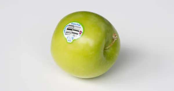 Le sorprenderá saber para qué sirven las etiquetas en las frutas y verduras